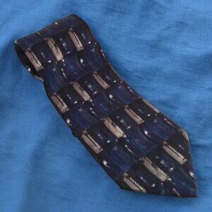 Vintage Como Collezione Silk Necktie Blue Gray White made in USA Geometric